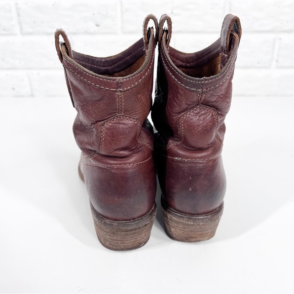 FRYE Carson Shortie Brown Leather Pull on Western Bootie - Picture 7 of 9